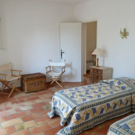 Vila Montee De La Haute Suane